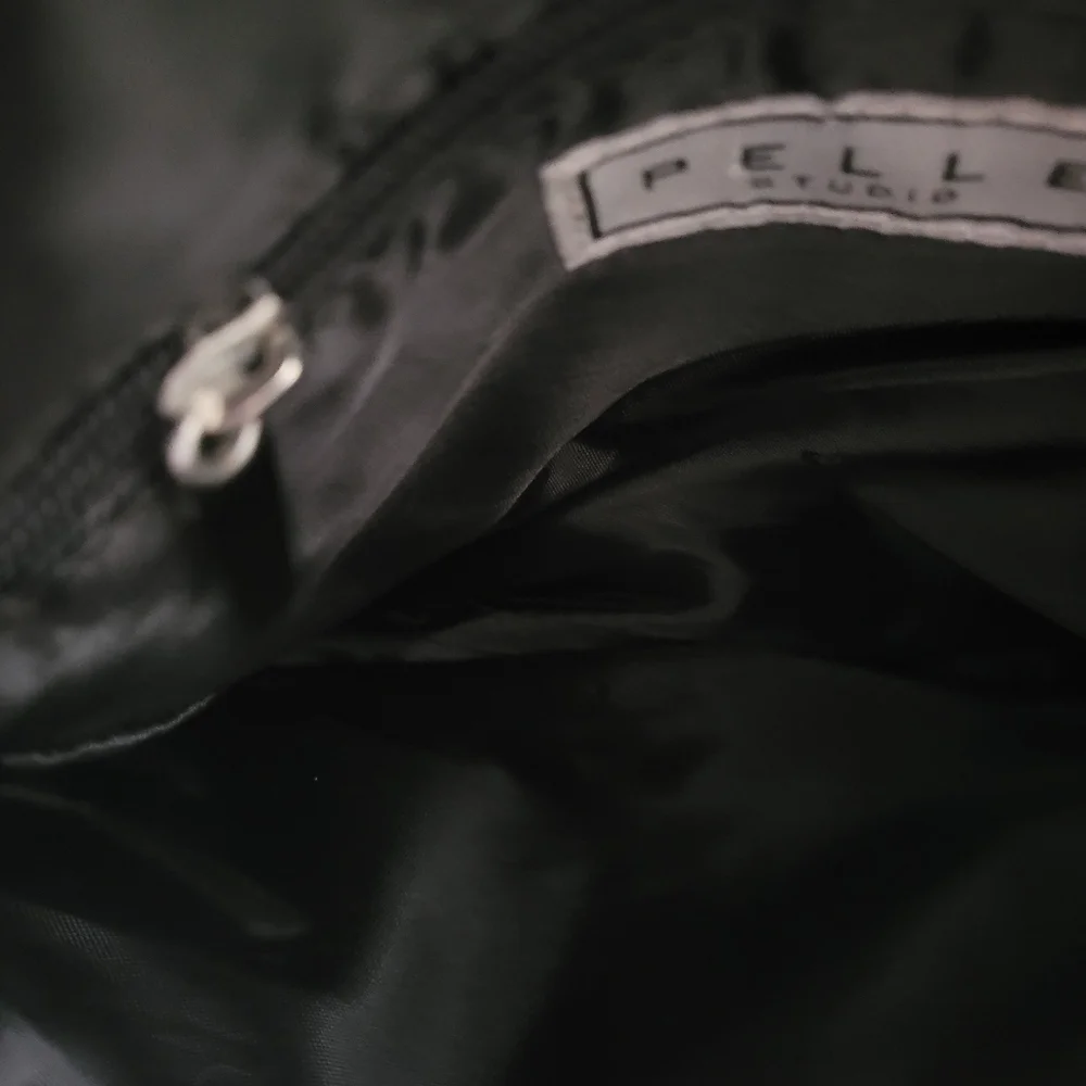 💚CLEARANCE💚 Pelle Studio Leather Book/Messenger Bag